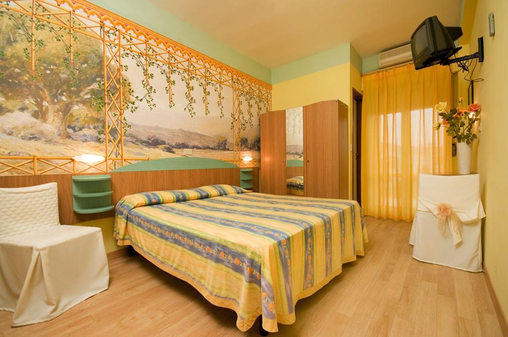 Hotel Mocambo San Benedetto del Tronto Habitación foto