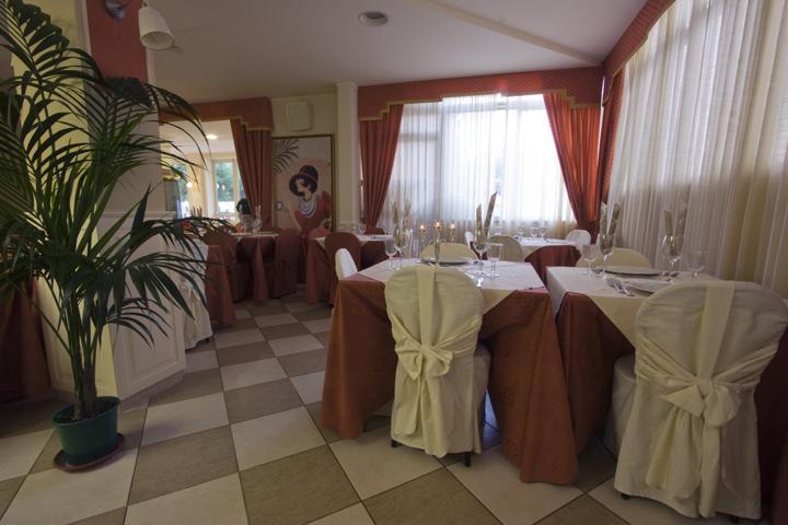 Hotel Mocambo San Benedetto del Tronto Exterior foto