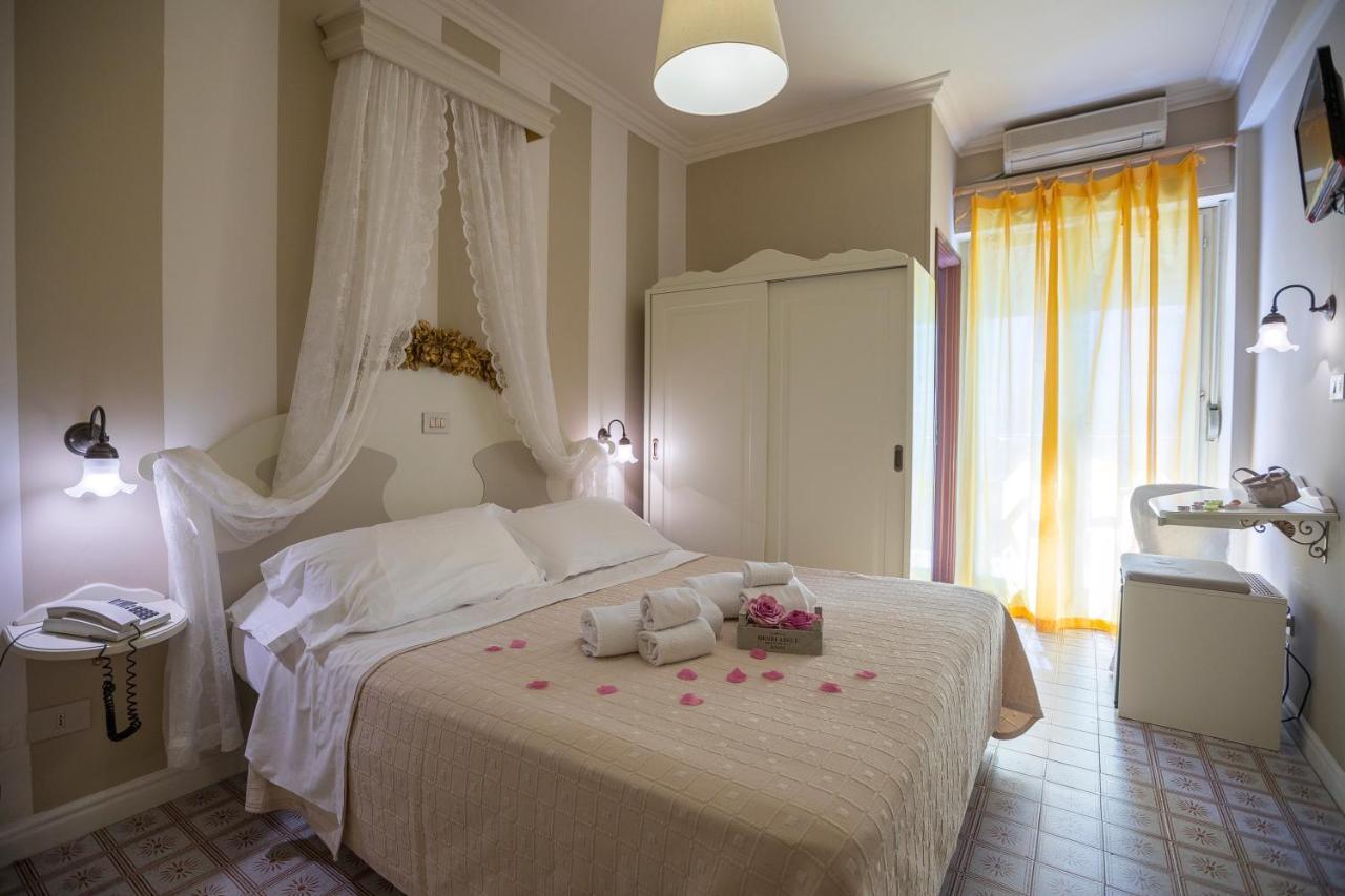 Hotel Mocambo San Benedetto del Tronto Exterior foto